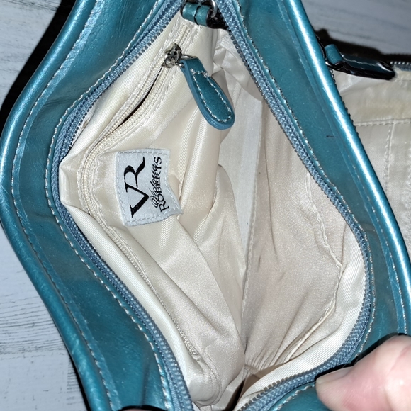 1107 Victoria Roberts Small Crossbody - Picture 11 of 12